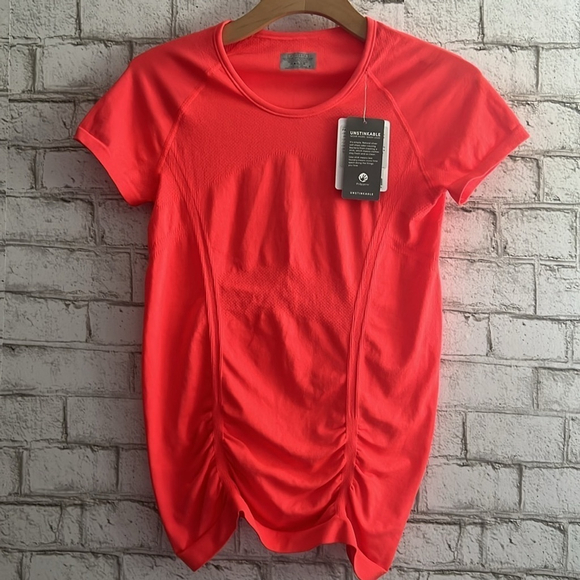 NWT Athleta Fastest Track Short Sleeve Crew Neck TEE Size Small coral Orange - Picture 4 of 12